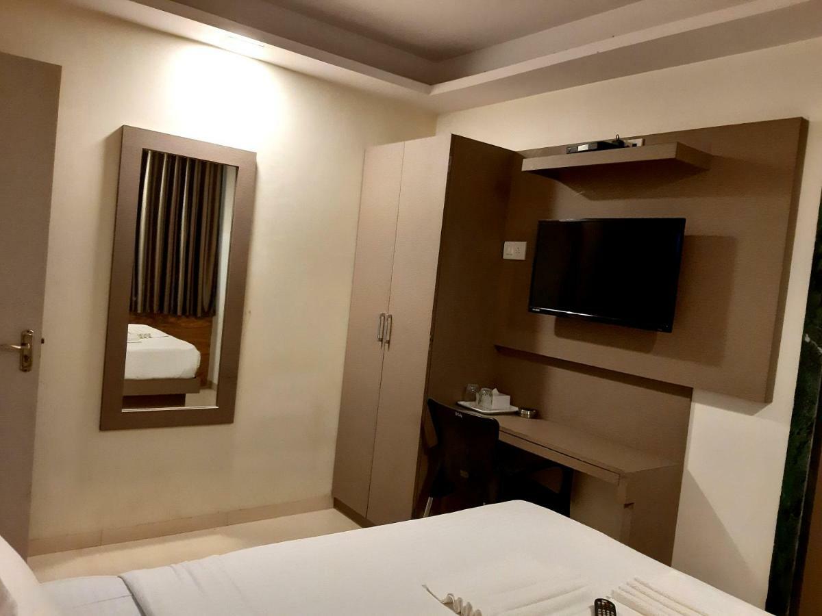 Hotel Royal Comfort 뭄바이 외부 사진